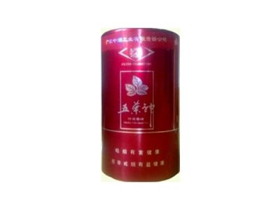 有爆珠的黑头的香烟